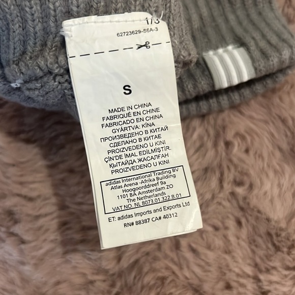 Adidas gray mittens gloves from Adidas Milan, Italy store excellent condition S​ - Picture 6 of 7